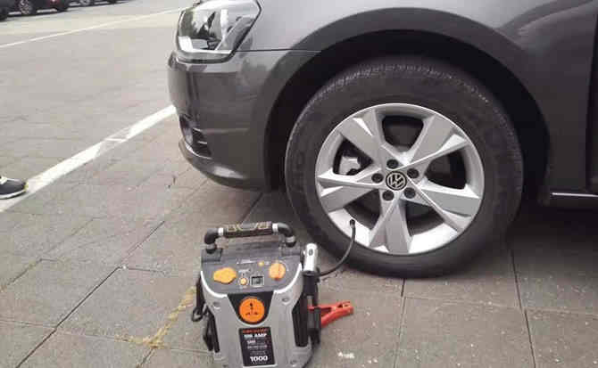 西工区汽车搭电案例